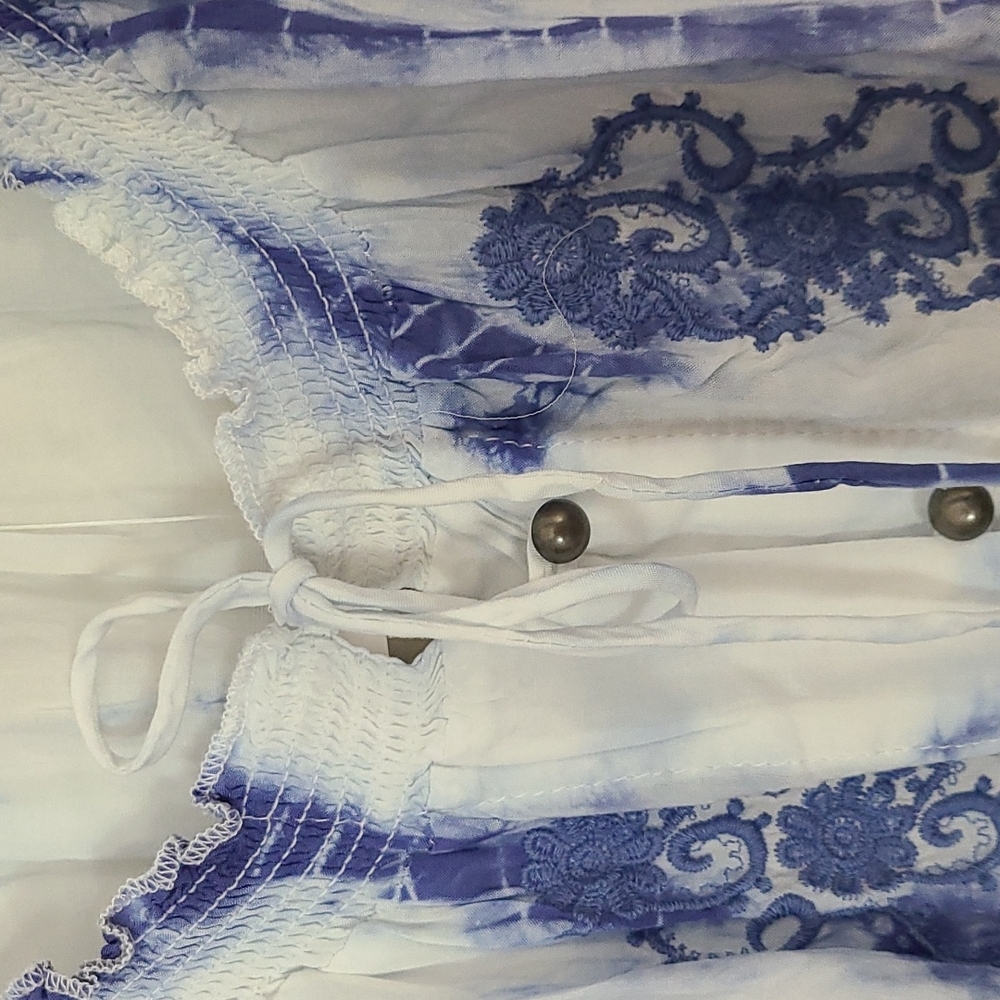 NWT fever beautiful batik top with embroidery,  L - Picture 5 of 16